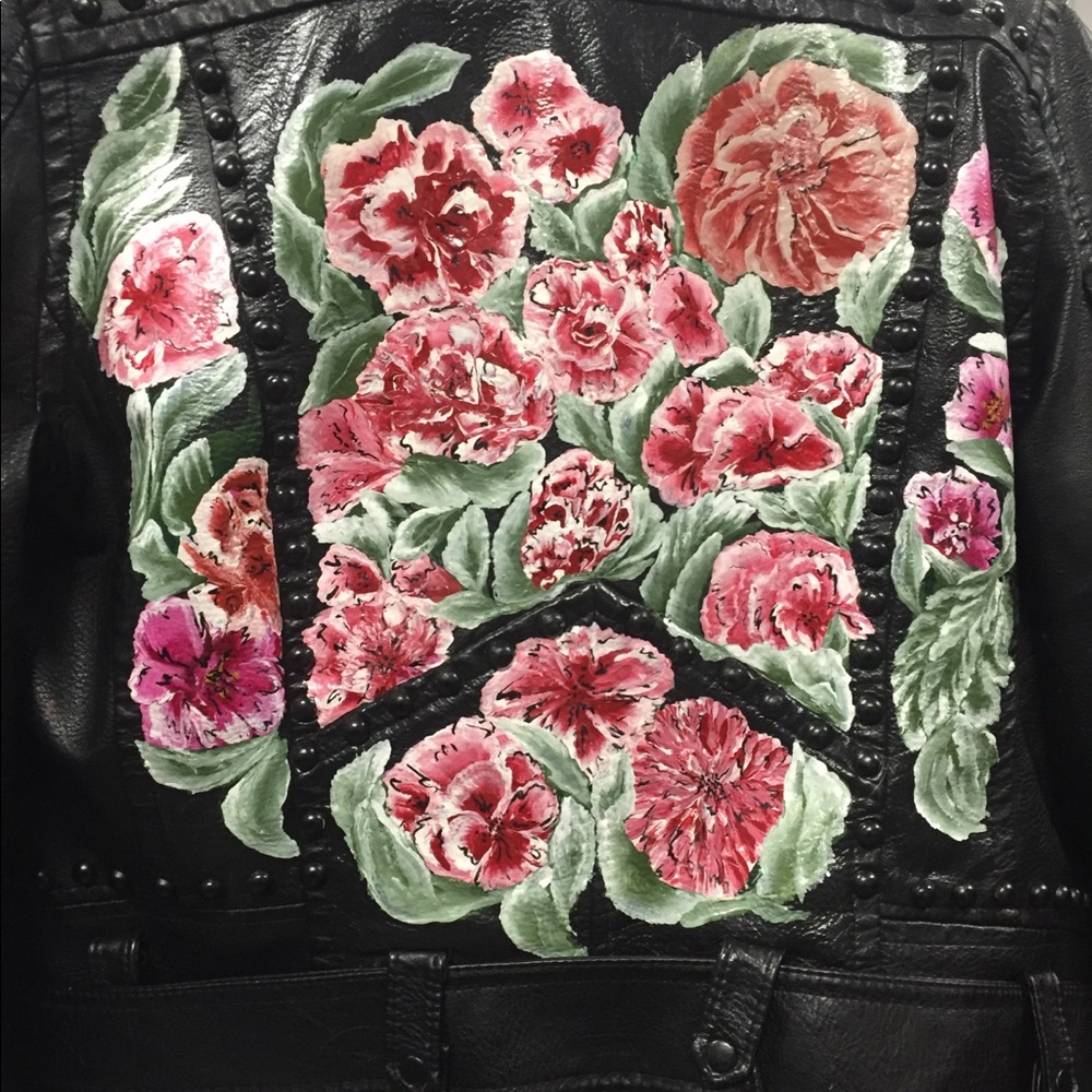assorted hand painted clothing or textiles - Picture 4 of 5